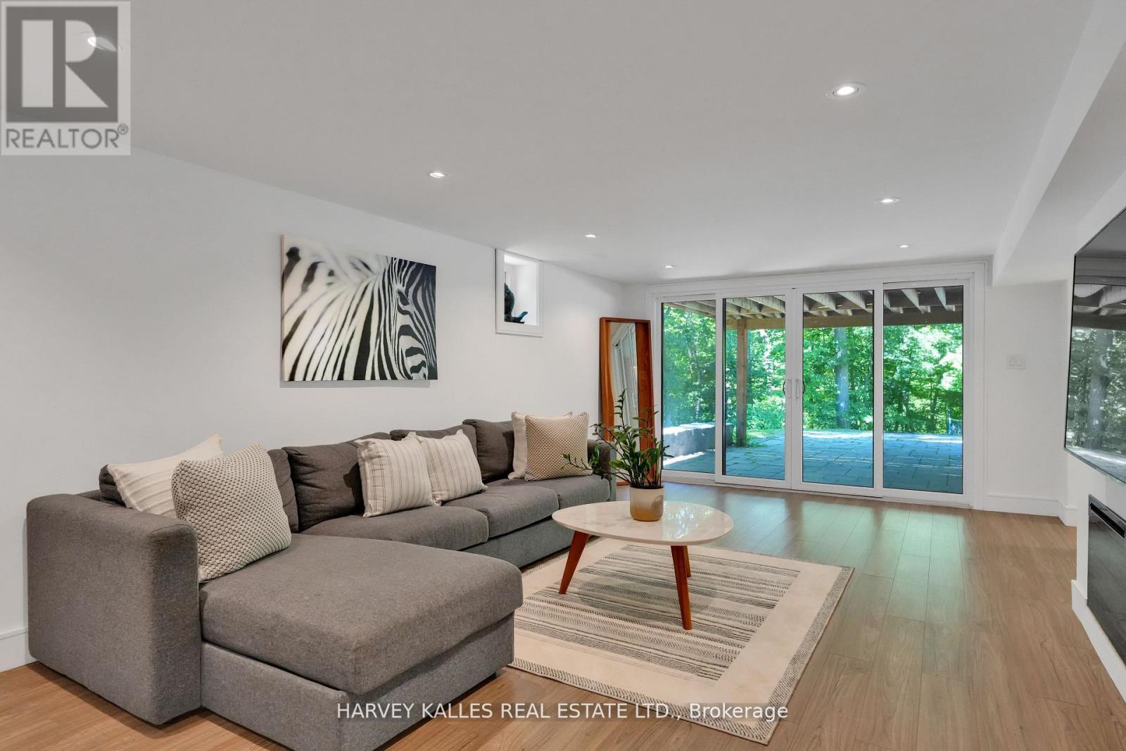 8 Circle Ridge, Toronto, Ontario M6L 2H6 - Photo 34 - W13528012