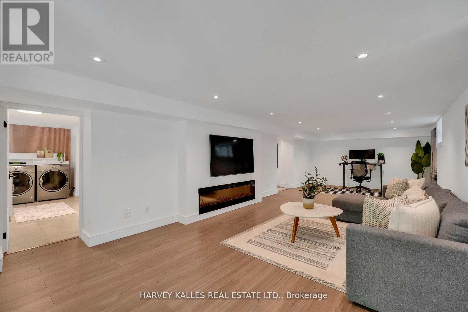 8 Circle Ridge, Toronto, Ontario M6L 2H6 - Photo 35 - W13528012