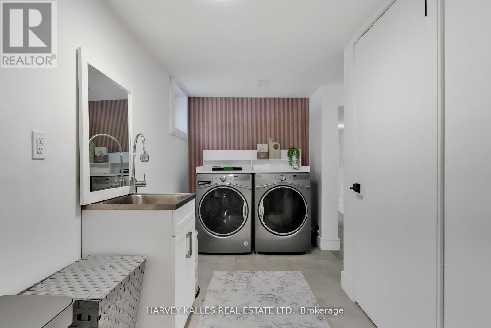 8 Circle Ridge, Toronto, Ontario M6L 2H6 - Photo 36 - W13528012