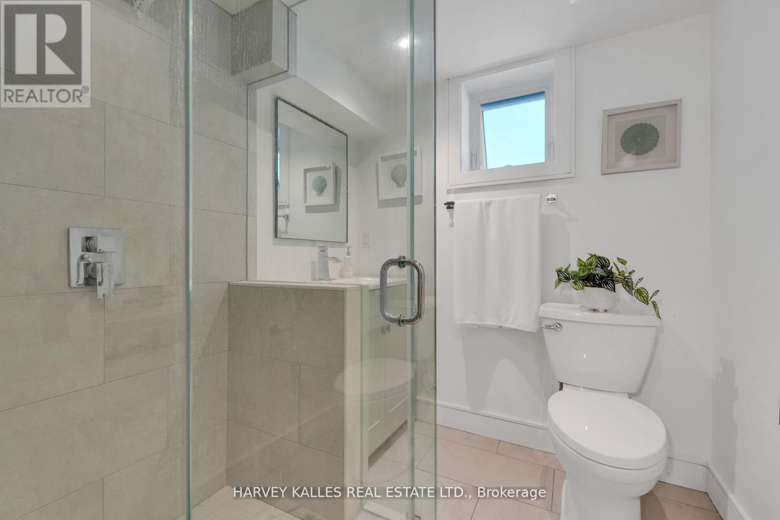 8 Circle Ridge, Toronto, Ontario M6L 2H6 - Photo 37 - W13528012
