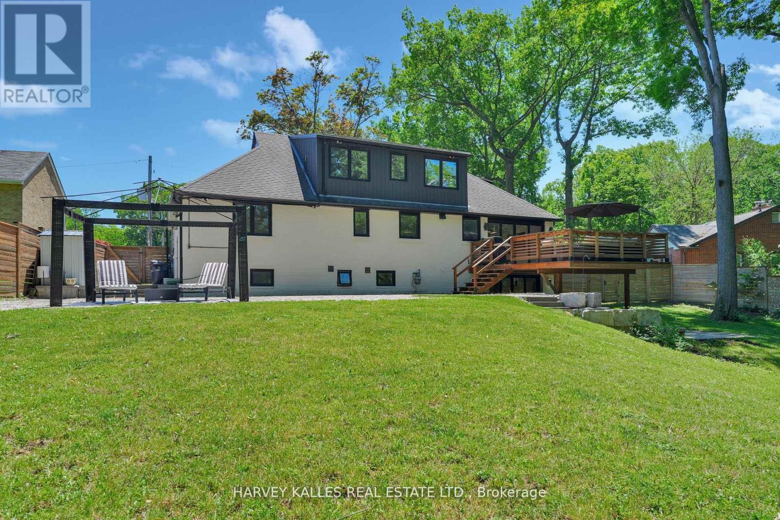 8 Circle Ridge, Toronto, Ontario M6L 2H6 - Photo 45 - W13528012