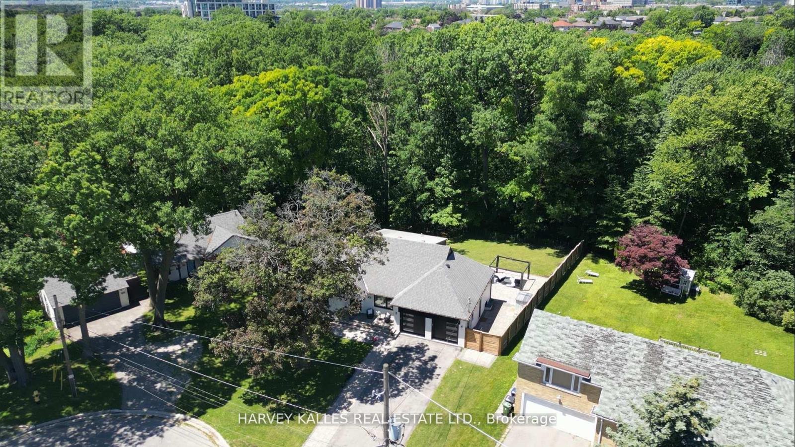8 Circle Ridge, Toronto, Ontario M6L 2H6 - Photo 48 - W13528012