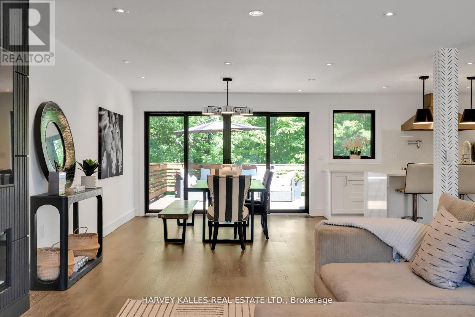 8 Circle Ridge, Toronto, Ontario M6L 2H6 - Photo 6 - W13528012