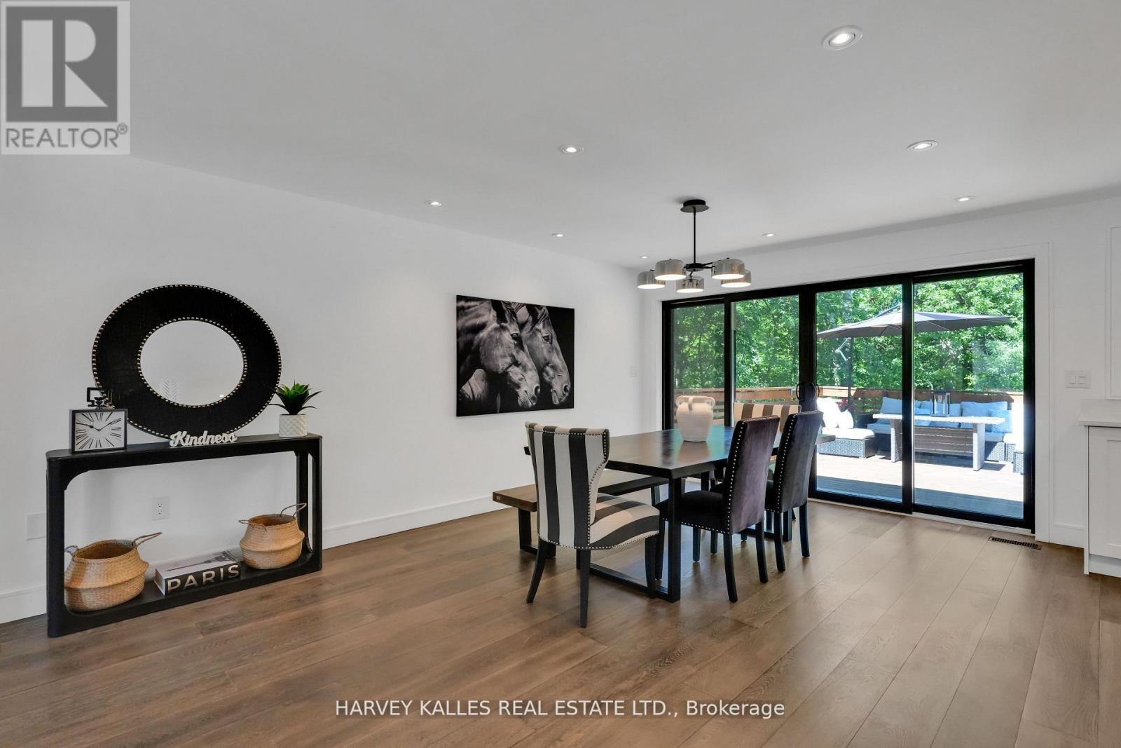 8 Circle Ridge, Toronto, Ontario M6L 2H6 - Photo 7 - W13528012