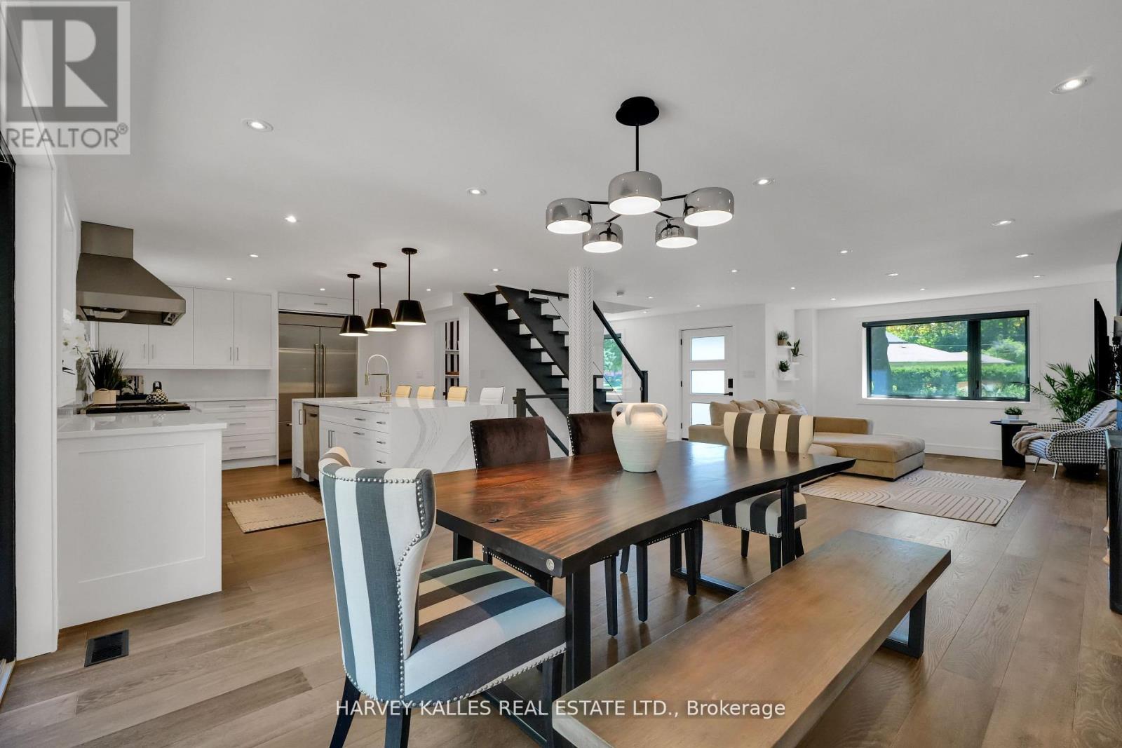 8 Circle Ridge, Toronto, Ontario M6L 2H6 - Photo 9 - W13528012