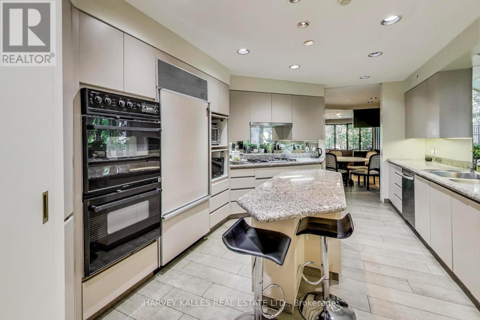 103 Vesta Drive, Toronto, Ontario  M5P 2Z8 - Photo 14 - C13529238