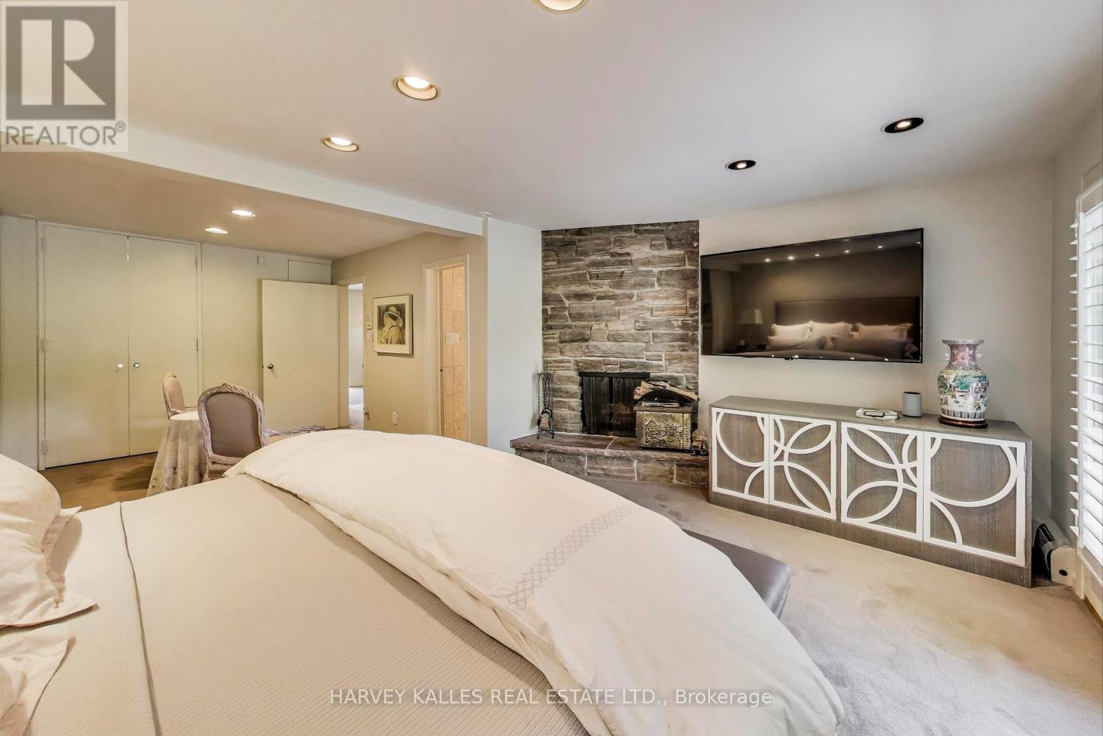 103 Vesta Drive, Toronto, Ontario  M5P 2Z8 - Photo 25 - C13529238