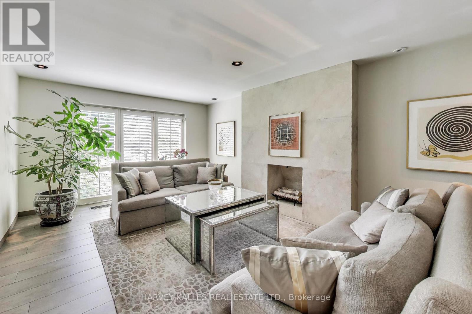 103 Vesta Drive, Toronto, Ontario  M5P 2Z8 - Photo 7 - C13529238