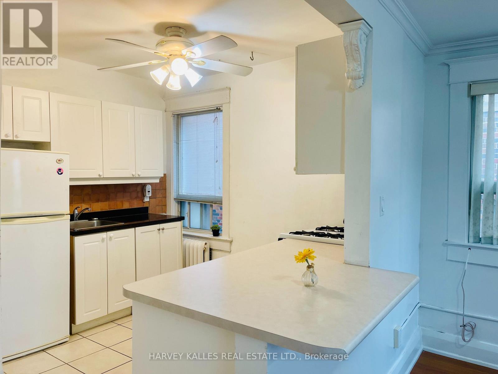 2nd Floor - 218 Heath Street W, Toronto, Ontario  M5P 1N7 - Photo 7 - C13529658
