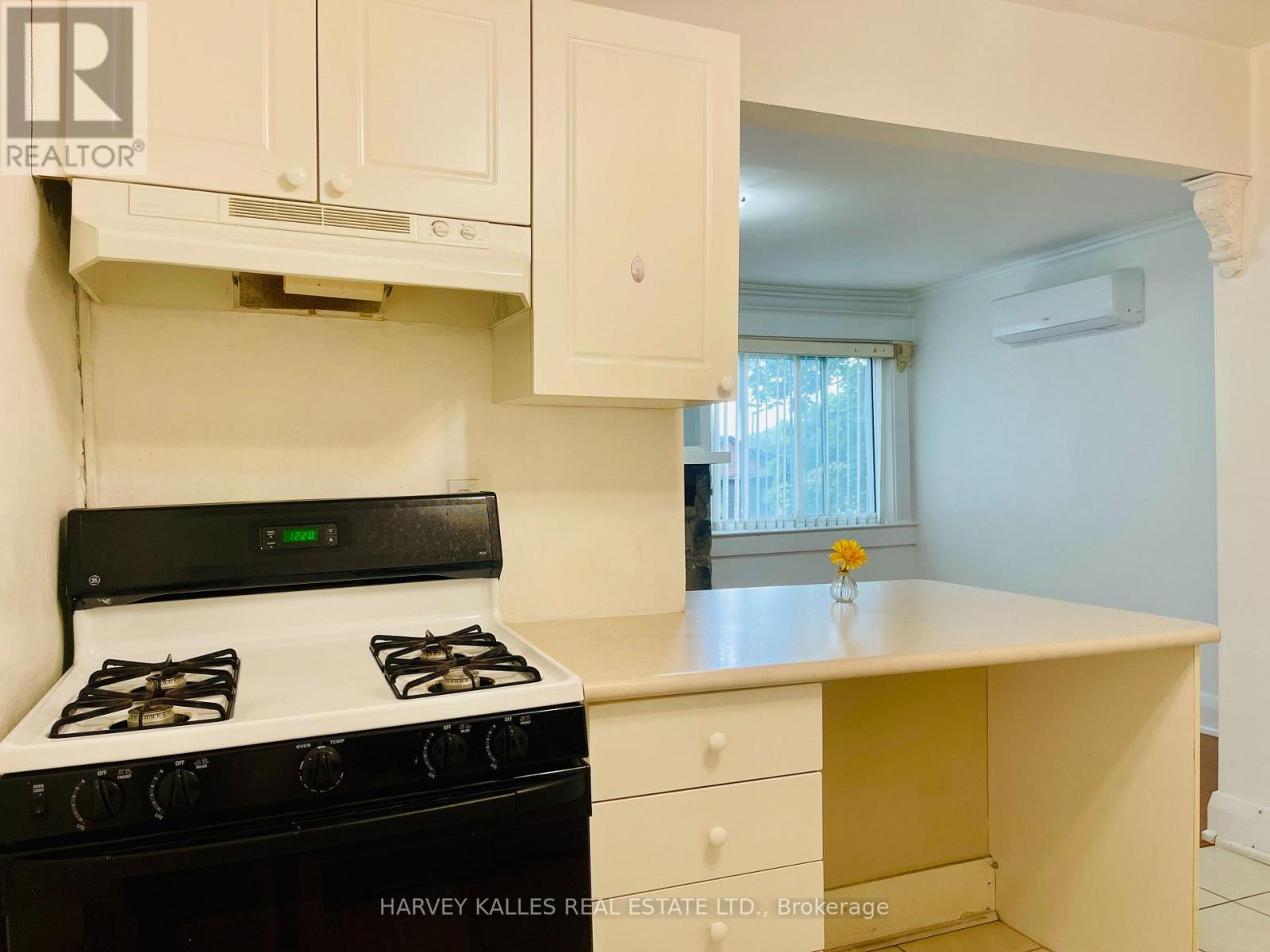 2nd Floor - 218 Heath Street W, Toronto, Ontario  M5P 1N7 - Photo 9 - C13529658