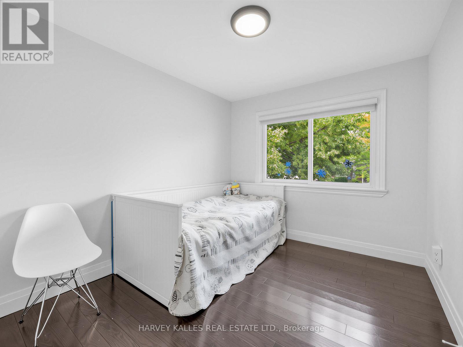 1228 Pallatine Drive, Oakville, Ontario  L6H 1Z2 - Photo 18 - W13532376