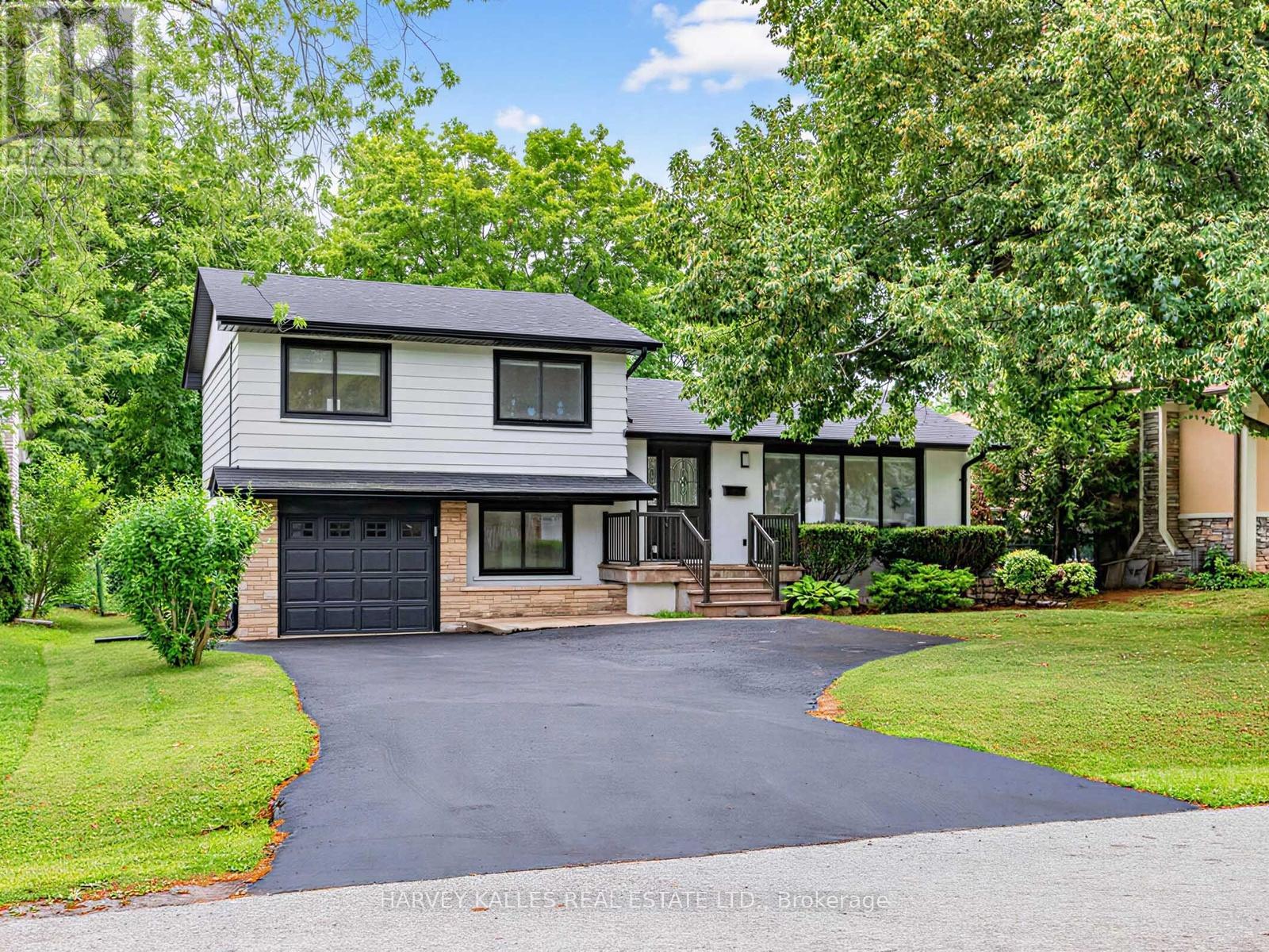 1228 Pallatine Drive, Oakville, Ontario  L6H 1Z2 - Photo 2 - W13532376
