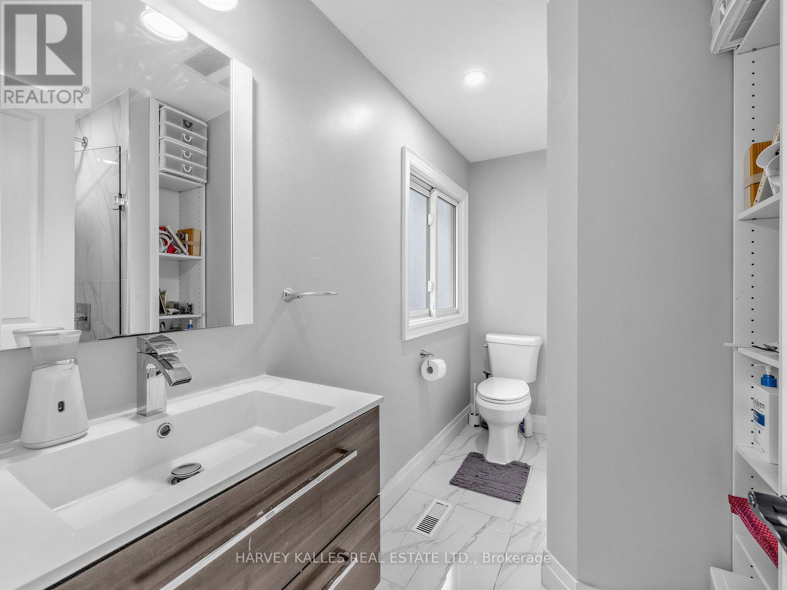 1228 Pallatine Drive, Oakville, Ontario  L6H 1Z2 - Photo 24 - W13532376