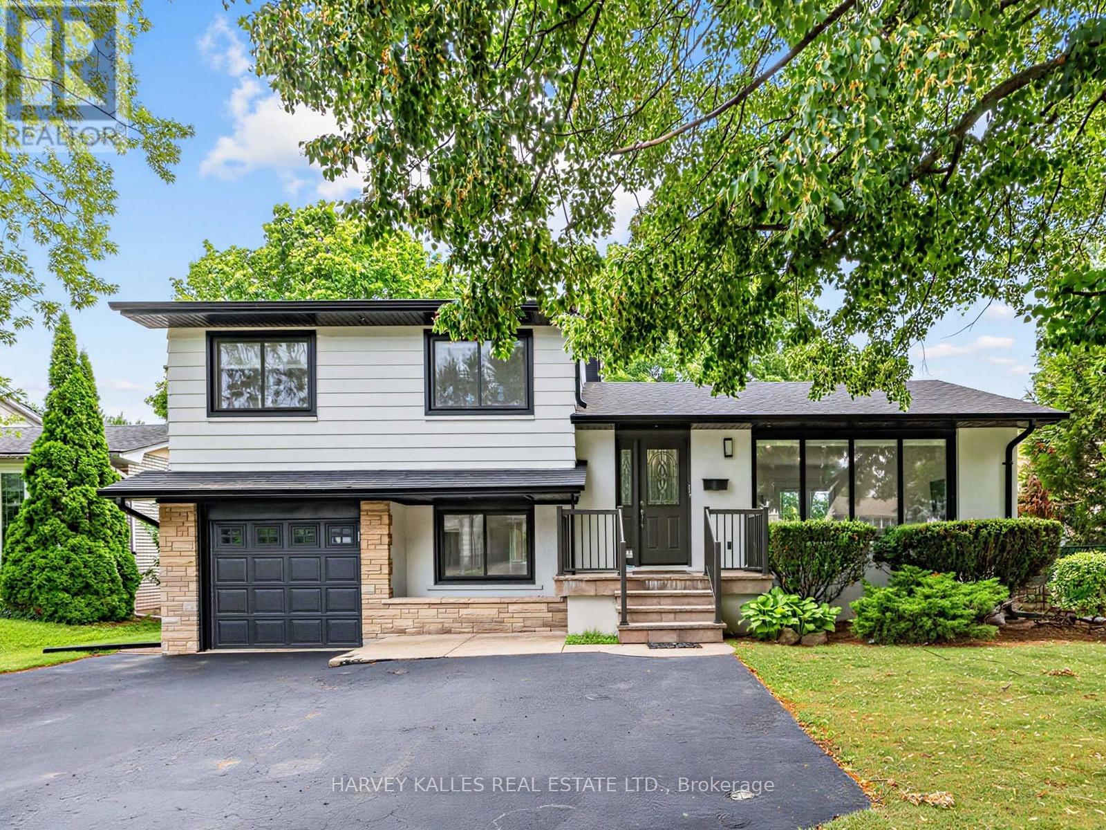 1228 Pallatine Drive, Oakville, Ontario  L6H 1Z2 - Photo 3 - W13532376