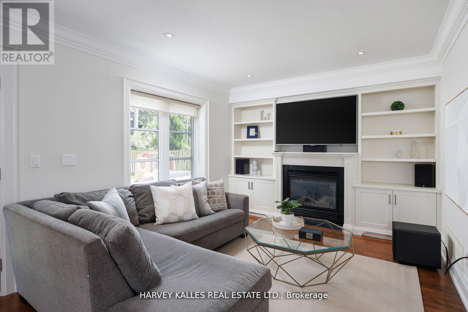 38 Westmount Park Road, Toronto, Ontario  M9P 1R6 - Photo 17 - W13533254