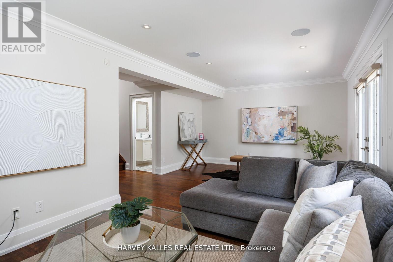 38 Westmount Park Road, Toronto, Ontario  M9P 1R6 - Photo 18 - W13533254