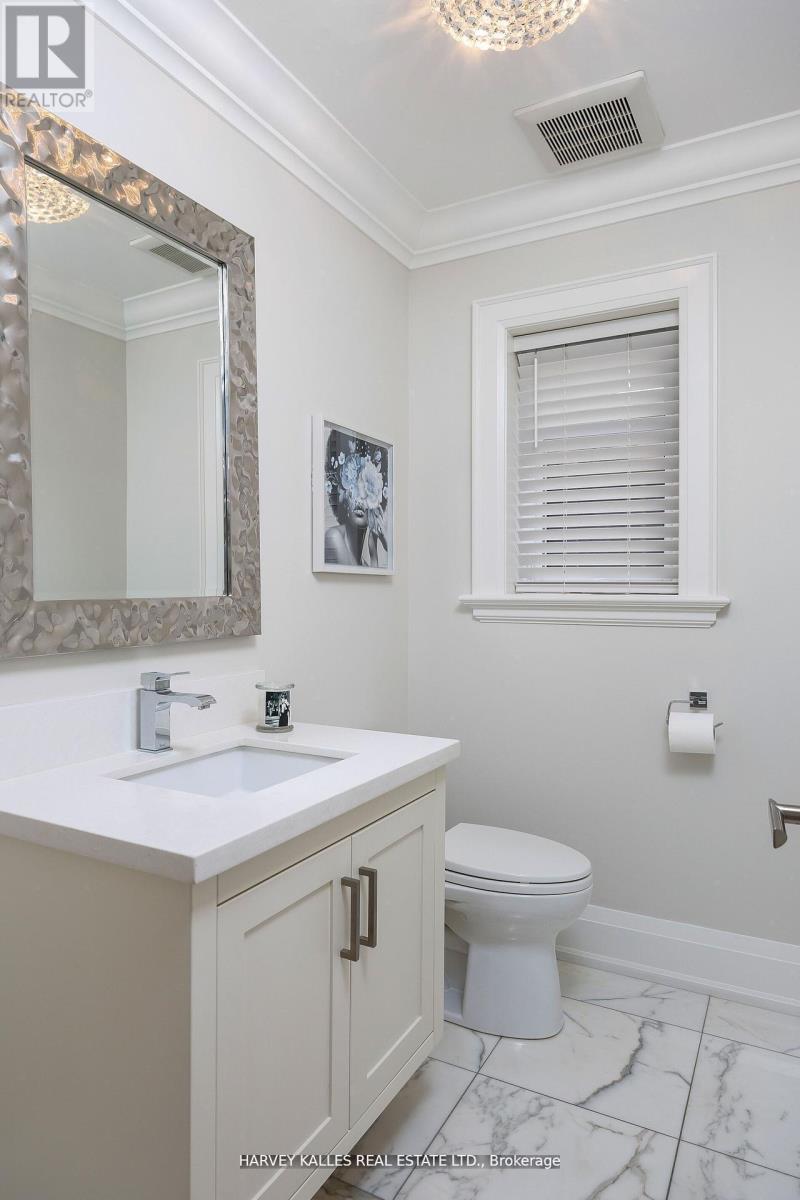 38 Westmount Park Road, Toronto, Ontario  M9P 1R6 - Photo 19 - W13533254