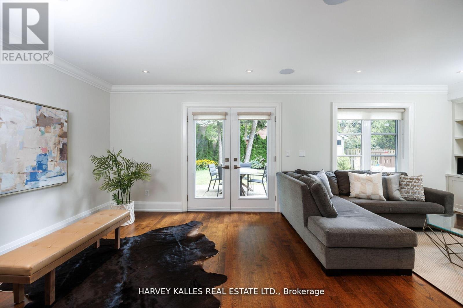 38 Westmount Park Road, Toronto, Ontario  M9P 1R6 - Photo 21 - W13533254