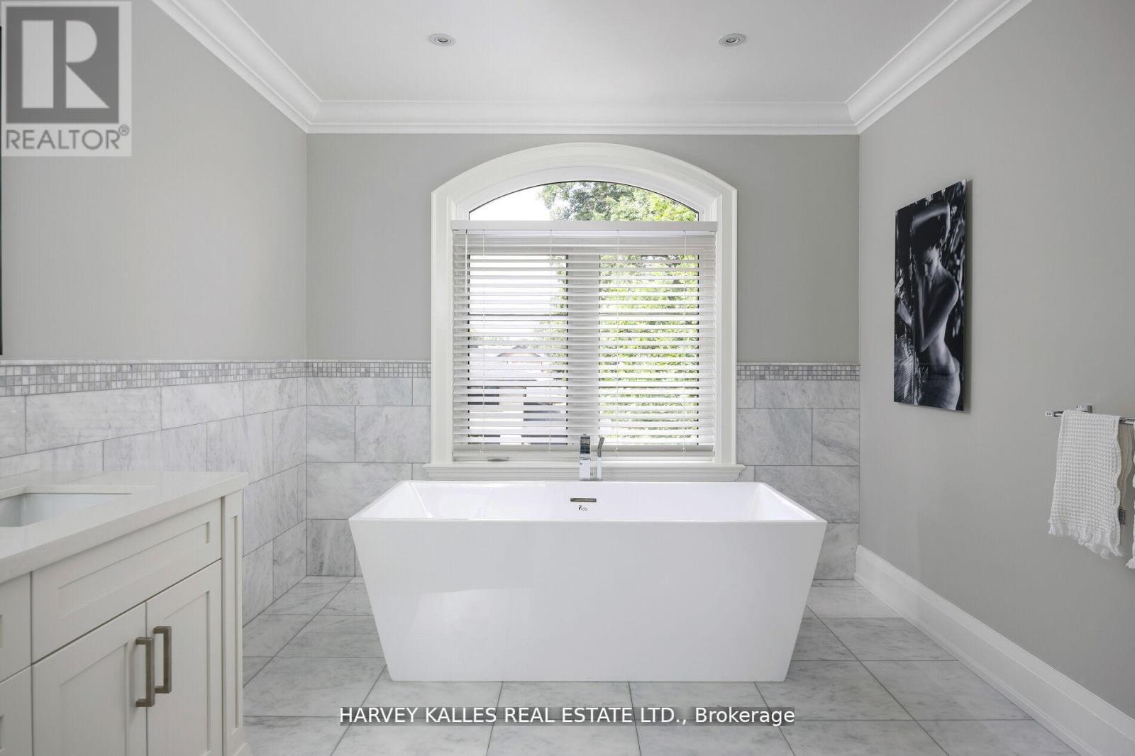 38 Westmount Park Road, Toronto, Ontario  M9P 1R6 - Photo 35 - W13533254
