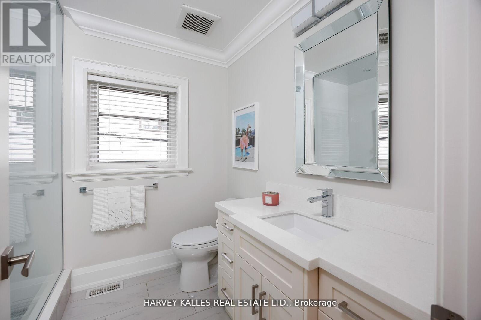 38 Westmount Park Road, Toronto, Ontario  M9P 1R6 - Photo 43 - W13533254