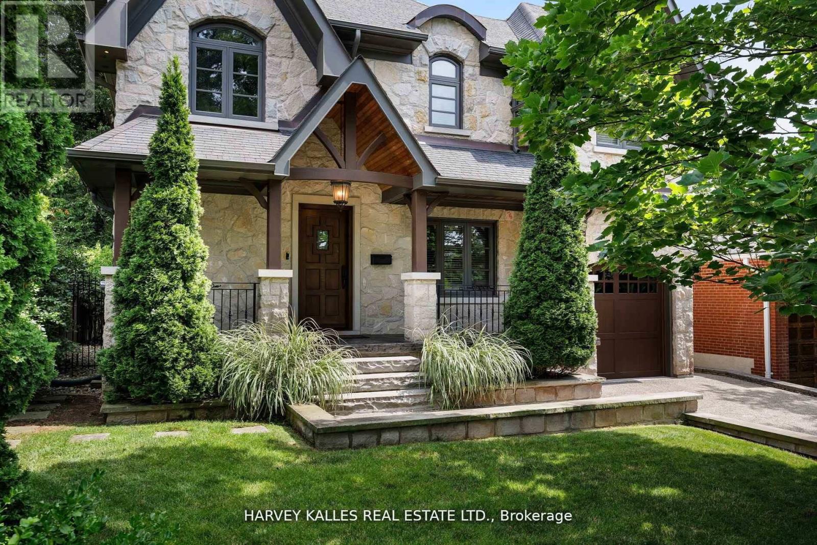 38 Westmount Park Road, Toronto, Ontario  M9P 1R6 - Photo 5 - W13533254