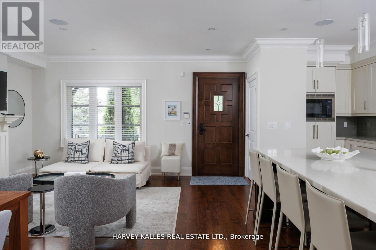 38 Westmount Park Road, Toronto, Ontario  M9P 1R6 - Photo 6 - W13533254