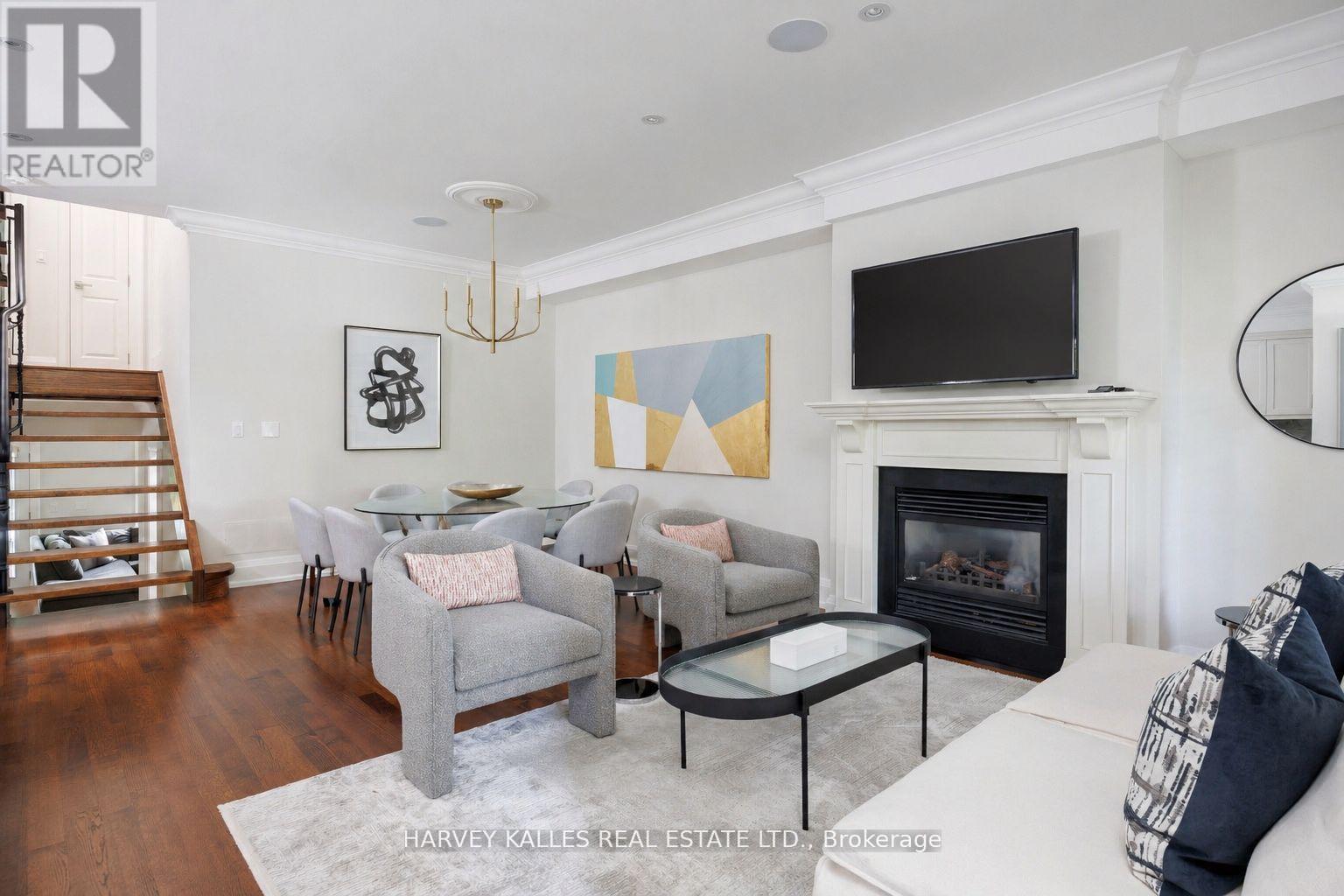 38 Westmount Park Road, Toronto, Ontario  M9P 1R6 - Photo 7 - W13533254