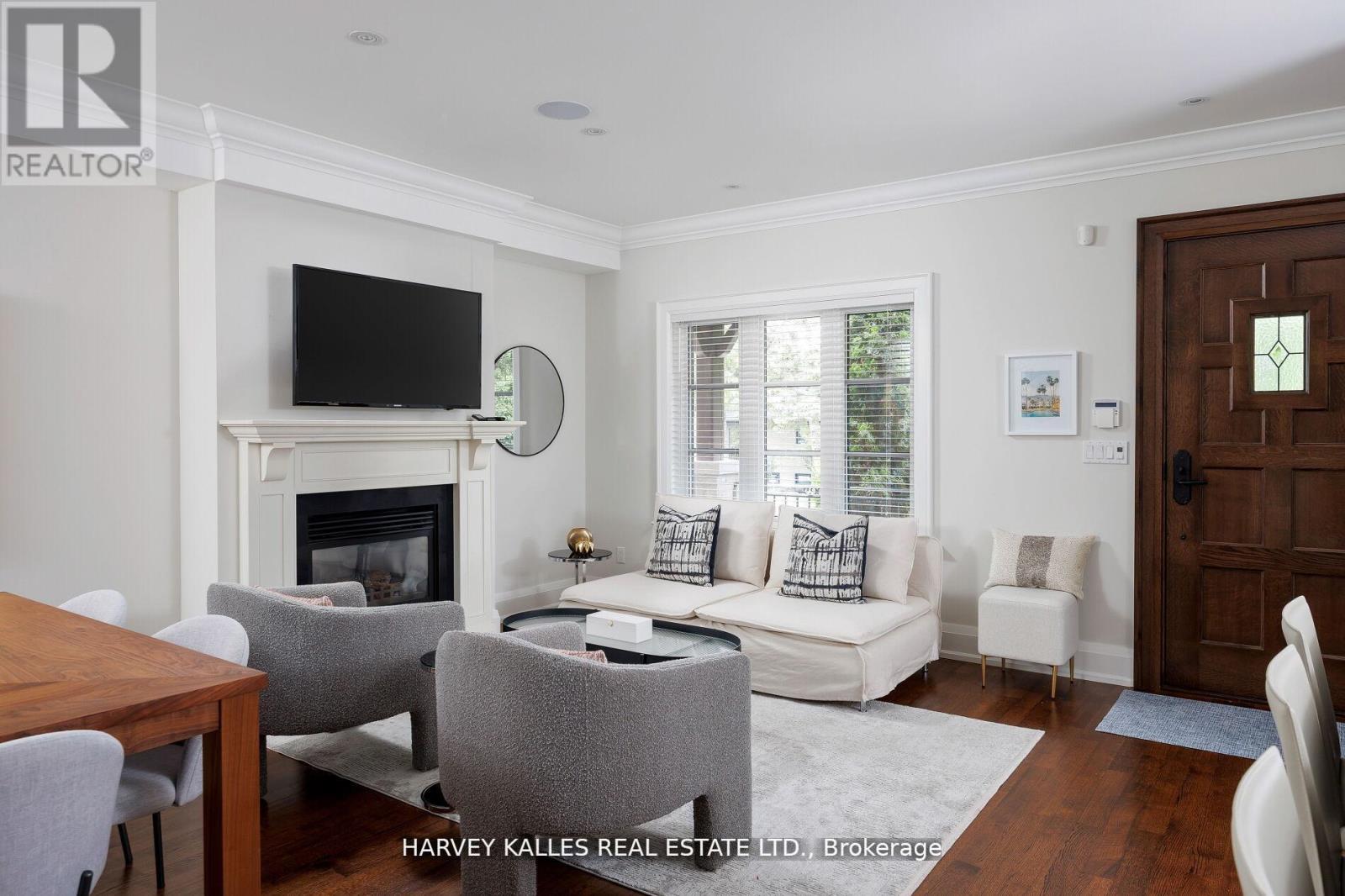 38 Westmount Park Road, Toronto, Ontario  M9P 1R6 - Photo 9 - W13533254