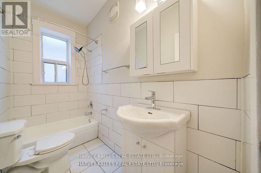 4 - 1074 St Clair Avenue W, Toronto, Ontario M6E 3H3 - Photo 16 - C13535326