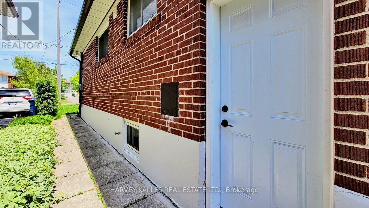 Bsmt - 7 Pannahill Road, Toronto, Ontario  M3H 4N2 - Photo 14 - C13536746