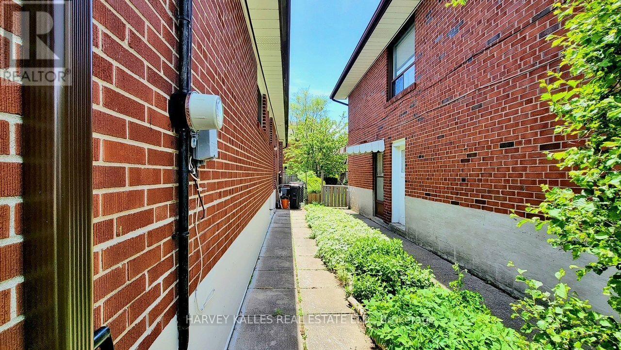 Bsmt - 7 Pannahill Road, Toronto, Ontario  M3H 4N2 - Photo 15 - C13536746