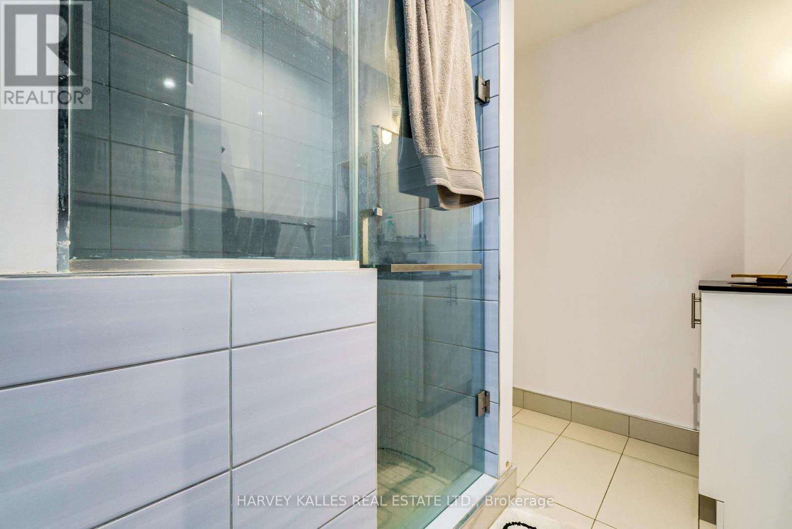 Unit A - 429 Vaughan Road, Toronto, Ontario M6C 2P1 - Photo 9 - C13540878