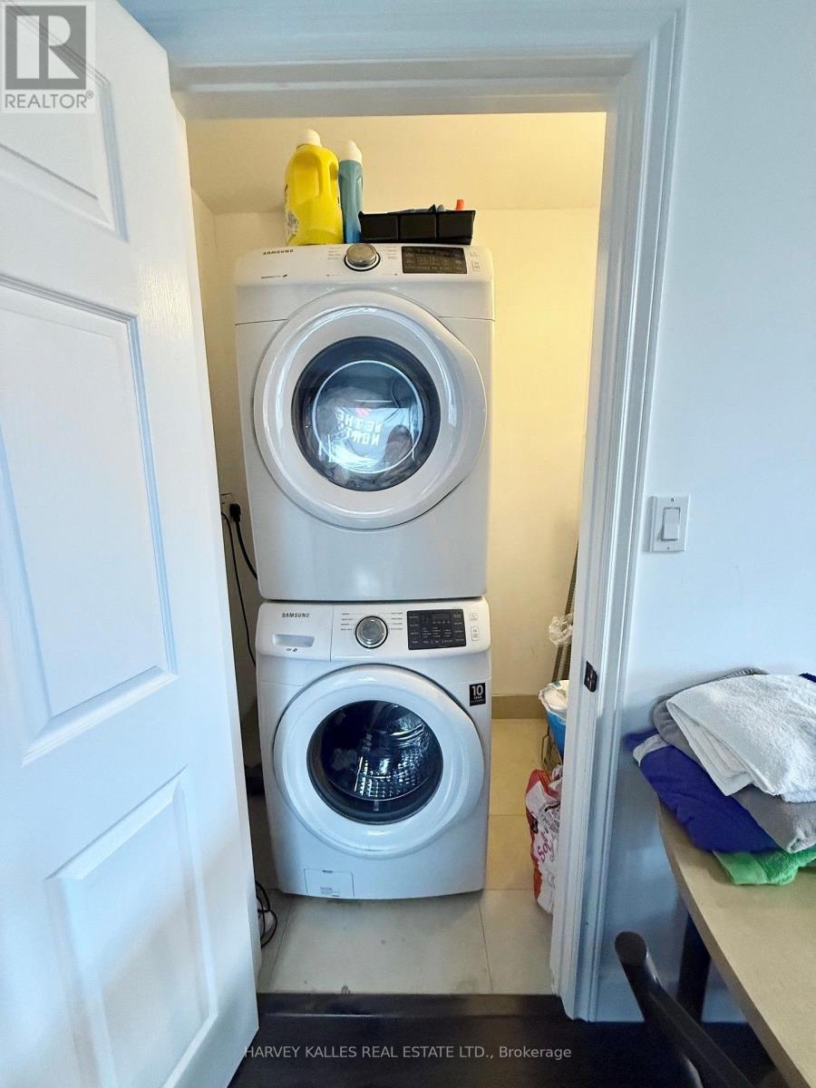 Unit B - 427 Vaughan Road, Toronto, Ontario M6C 2P1 - Photo 7 - C13540888