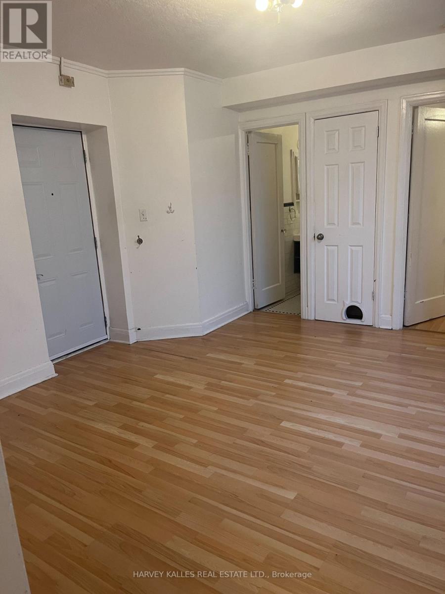 31 - 3 Elm Grove Avenue, Toronto, Ontario M6K 2H9 - Photo 2 - W13543590