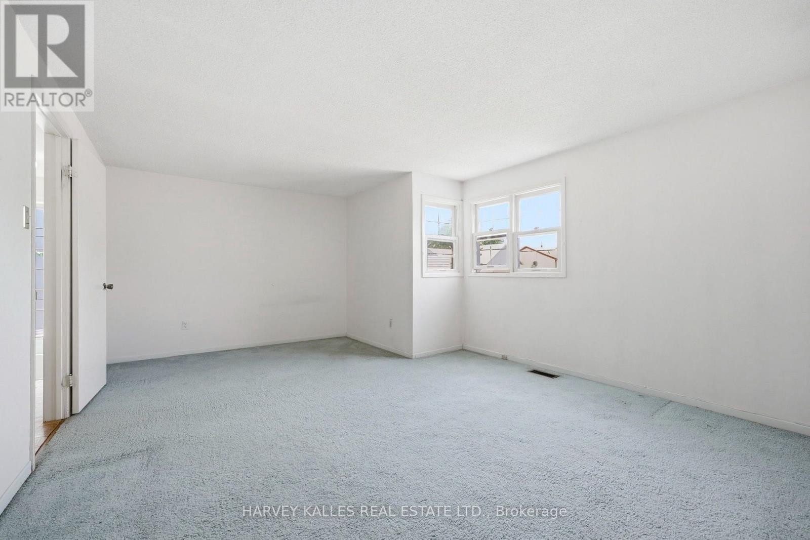 39 Newington Crescent, Toronto, Ontario  M9C 5B7 - Photo 21 - W13546006
