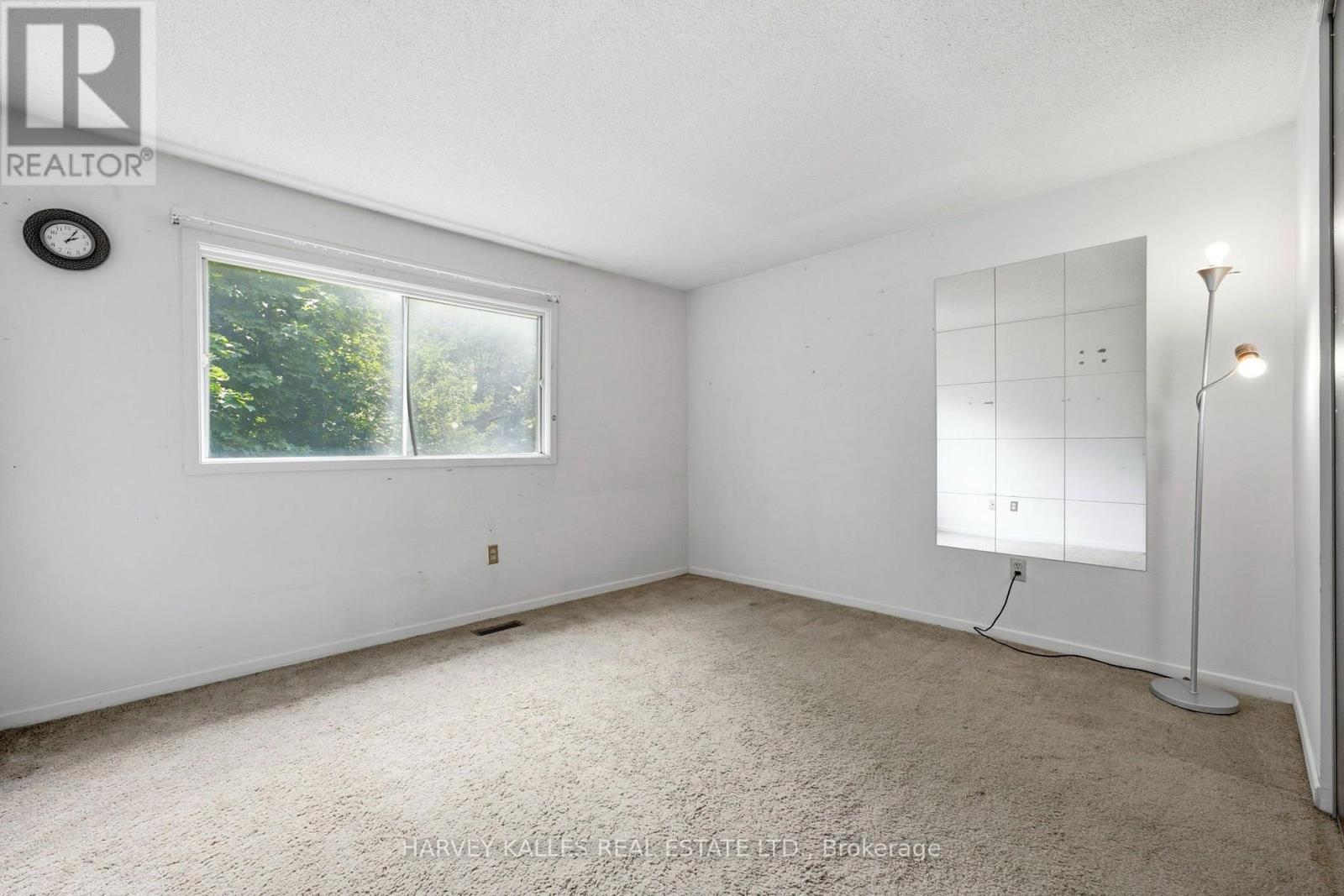 39 Newington Crescent, Toronto, Ontario  M9C 5B7 - Photo 22 - W13546006