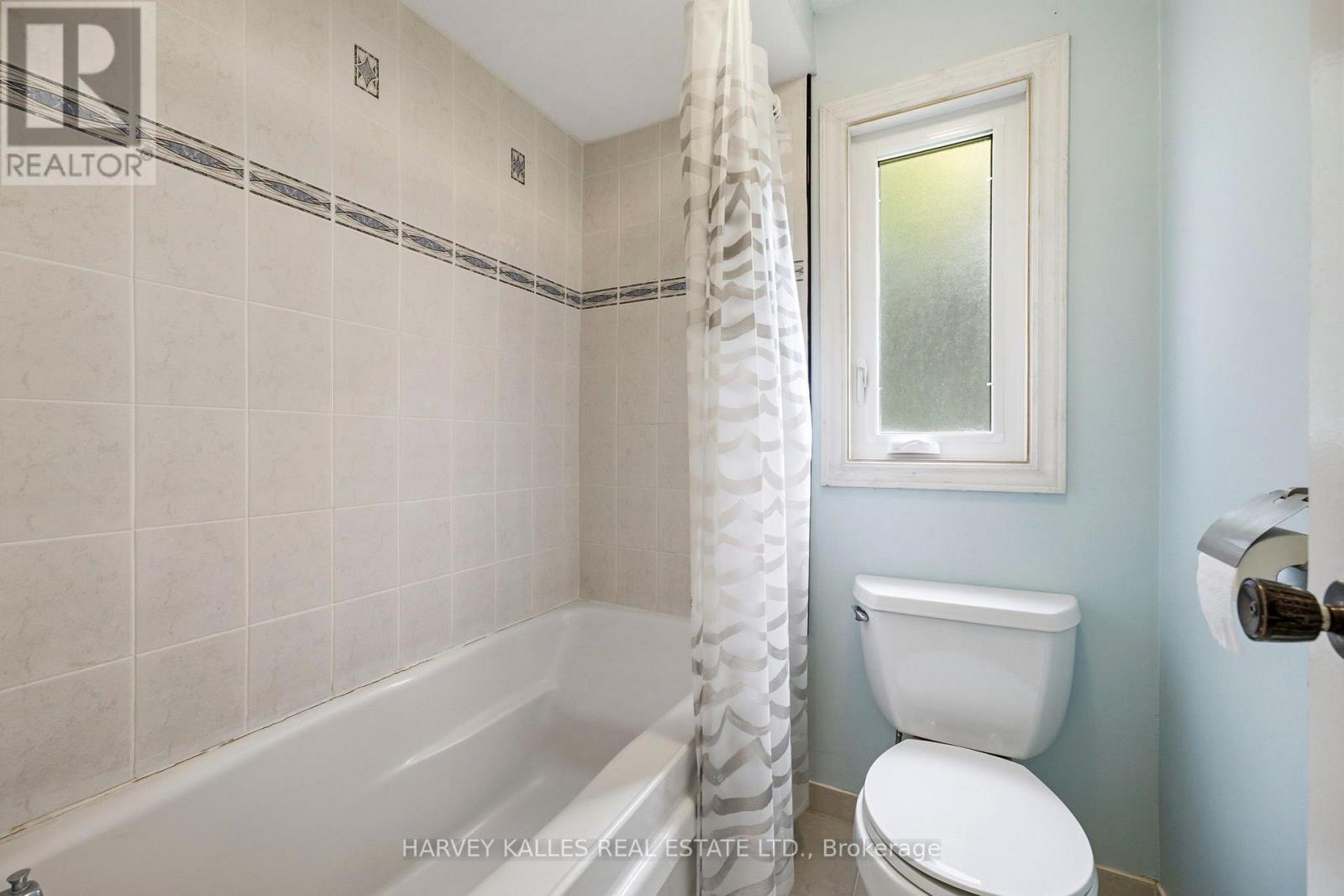 39 Newington Crescent, Toronto, Ontario  M9C 5B7 - Photo 25 - W13546006