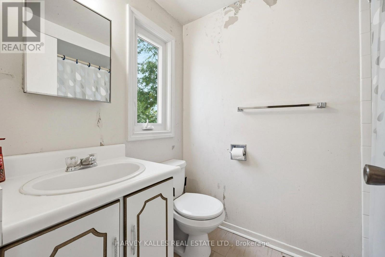 39 Newington Crescent, Toronto, Ontario  M9C 5B7 - Photo 28 - W13546006