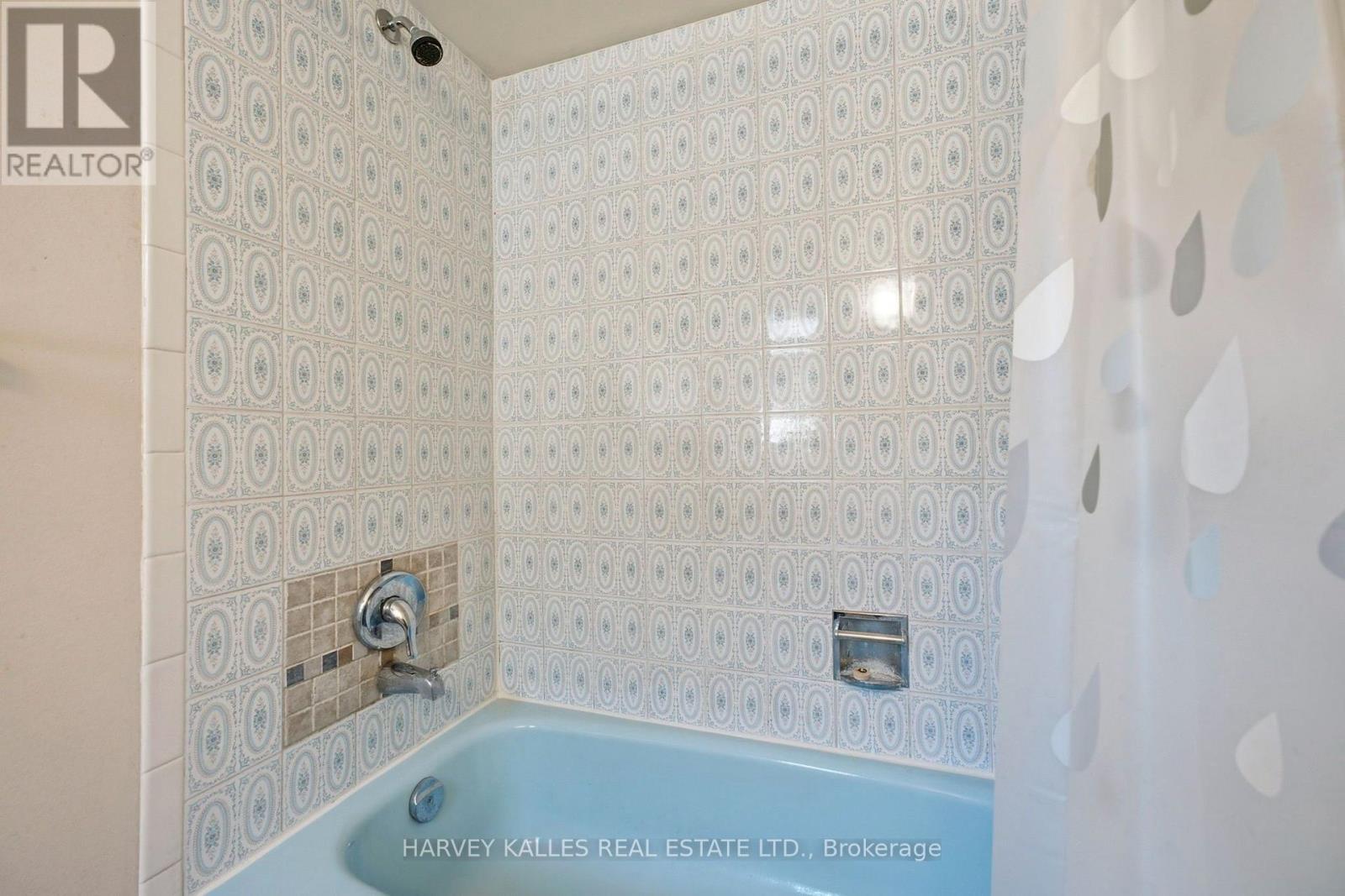 39 Newington Crescent, Toronto, Ontario  M9C 5B7 - Photo 29 - W13546006