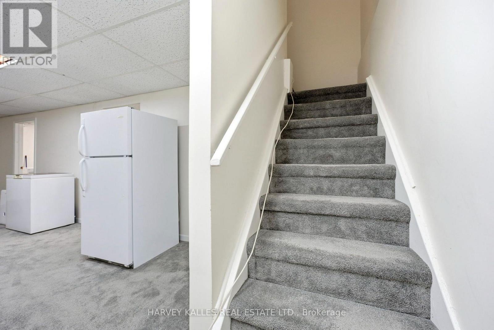 39 Newington Crescent, Toronto, Ontario  M9C 5B7 - Photo 30 - W13546006