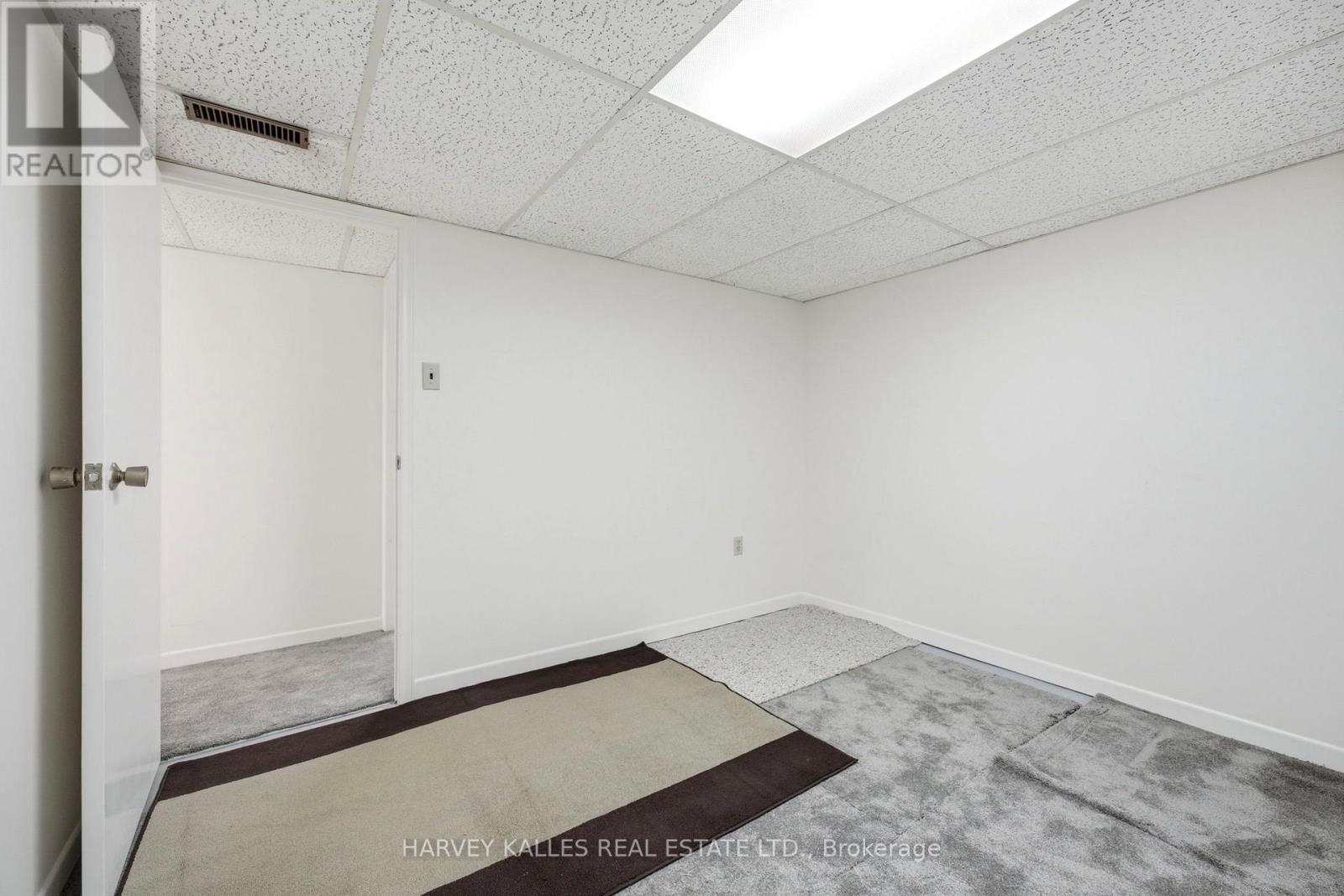 39 Newington Crescent, Toronto, Ontario  M9C 5B7 - Photo 34 - W13546006