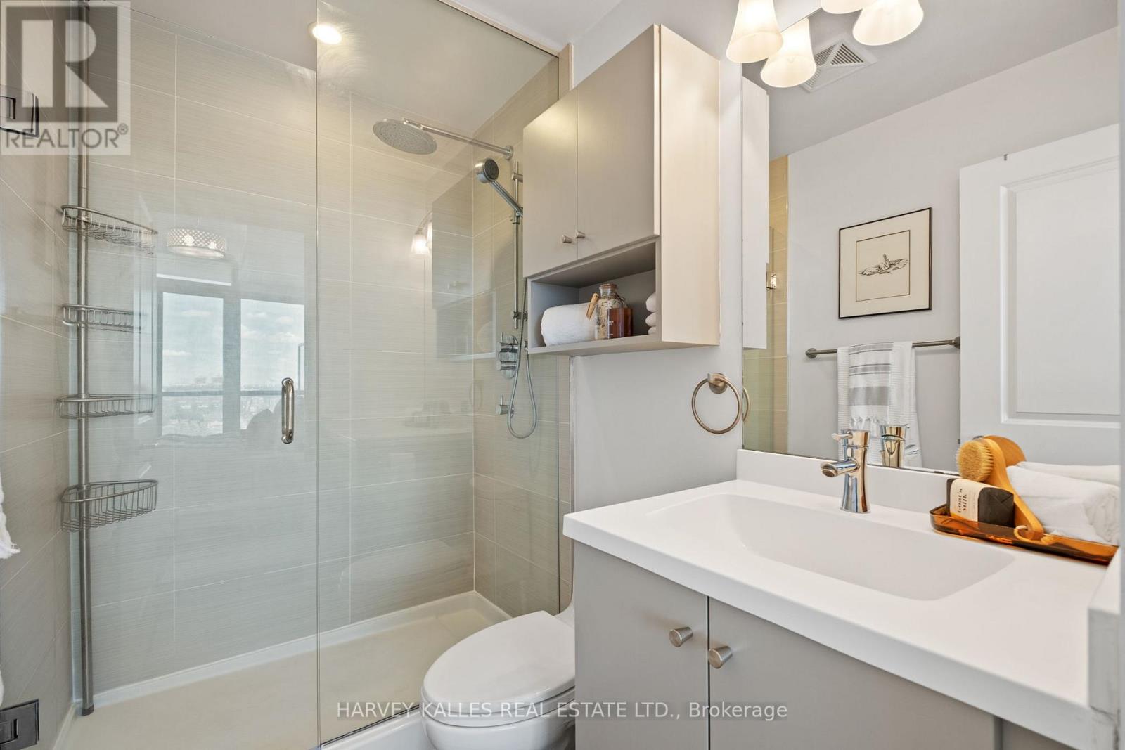 1602 - 530 St Clair Avenue W, Toronto, Ontario  M6C 0A2 - Photo 10 - C13546196
