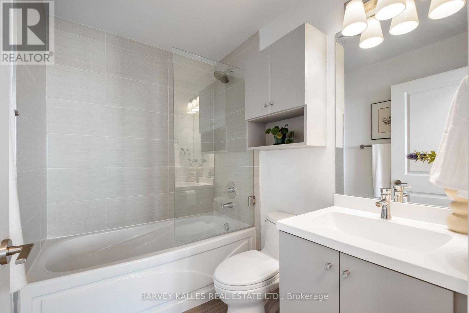1602 - 530 St Clair Avenue W, Toronto, Ontario  M6C 0A2 - Photo 12 - C13546196