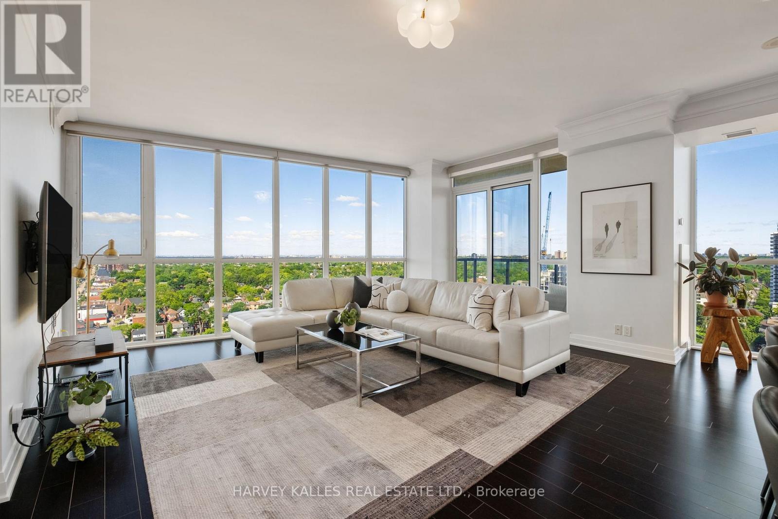 1602 - 530 St Clair Avenue W, Toronto, Ontario  M6C 0A2 - Photo 3 - C13546196