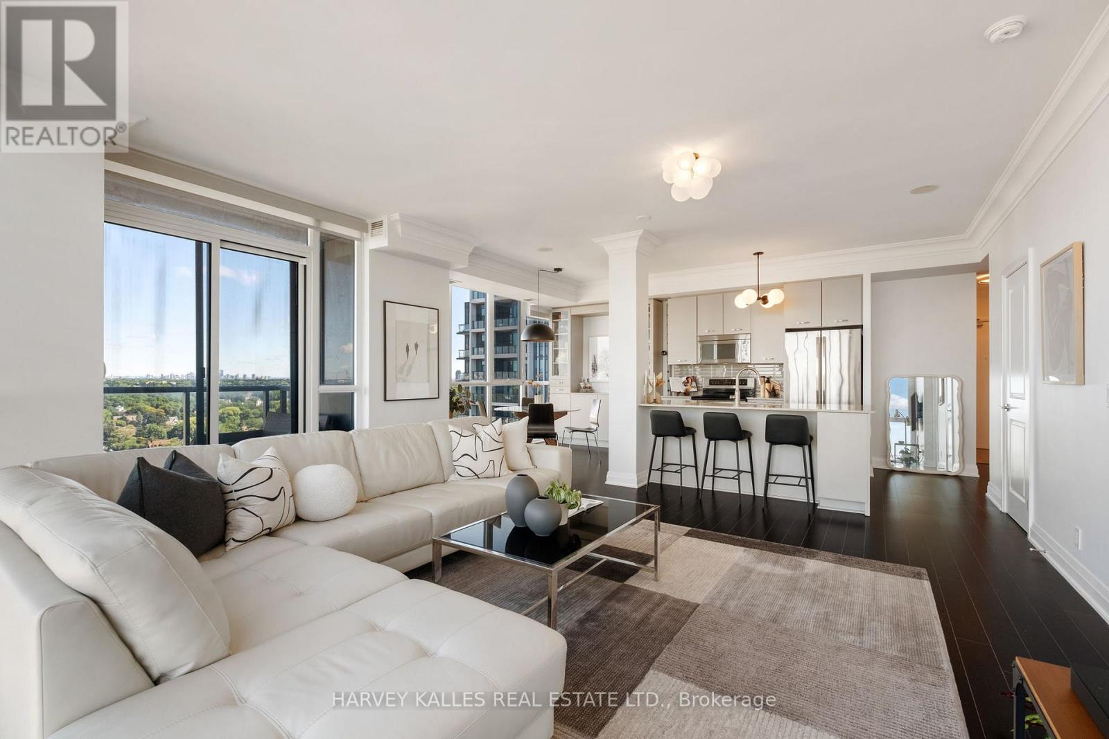 1602 - 530 St Clair Avenue W, Toronto, Ontario  M6C 0A2 - Photo 4 - C13546196