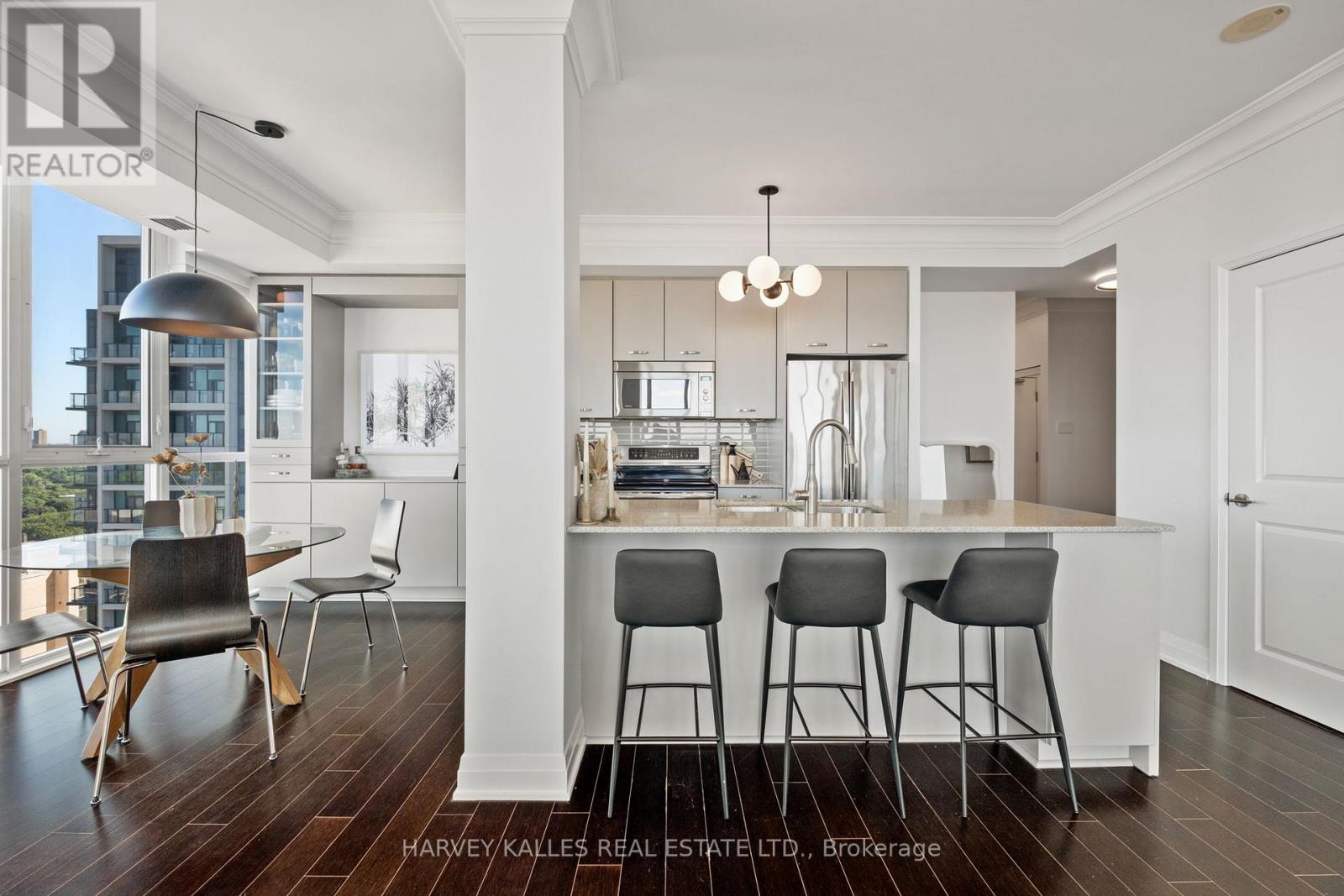 1602 - 530 St Clair Avenue W, Toronto, Ontario  M6C 0A2 - Photo 6 - C13546196