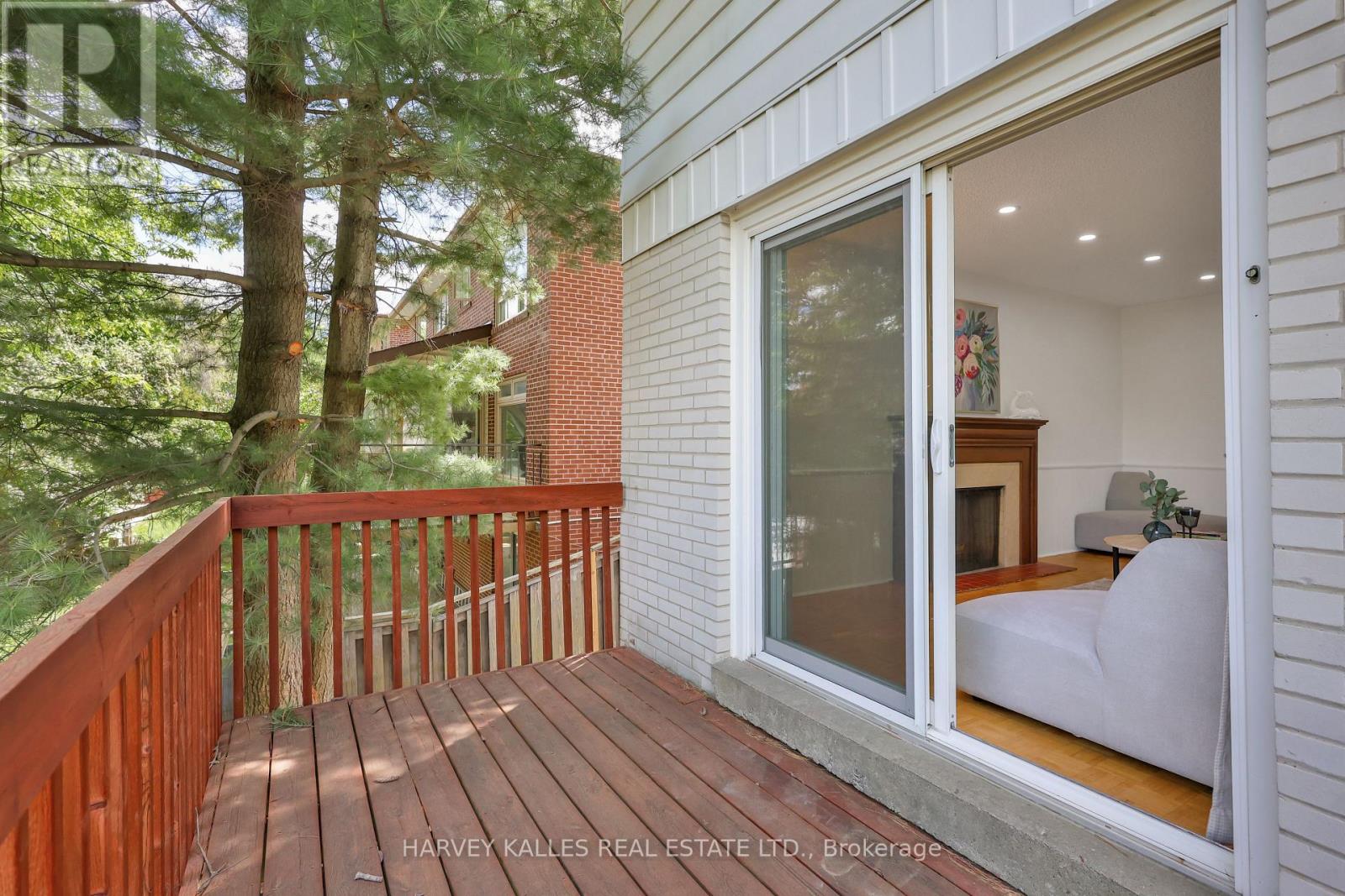 62 Aberfeldy Crescent, Markham, Ontario  L3T 4C4 - Photo 9 - N13546528