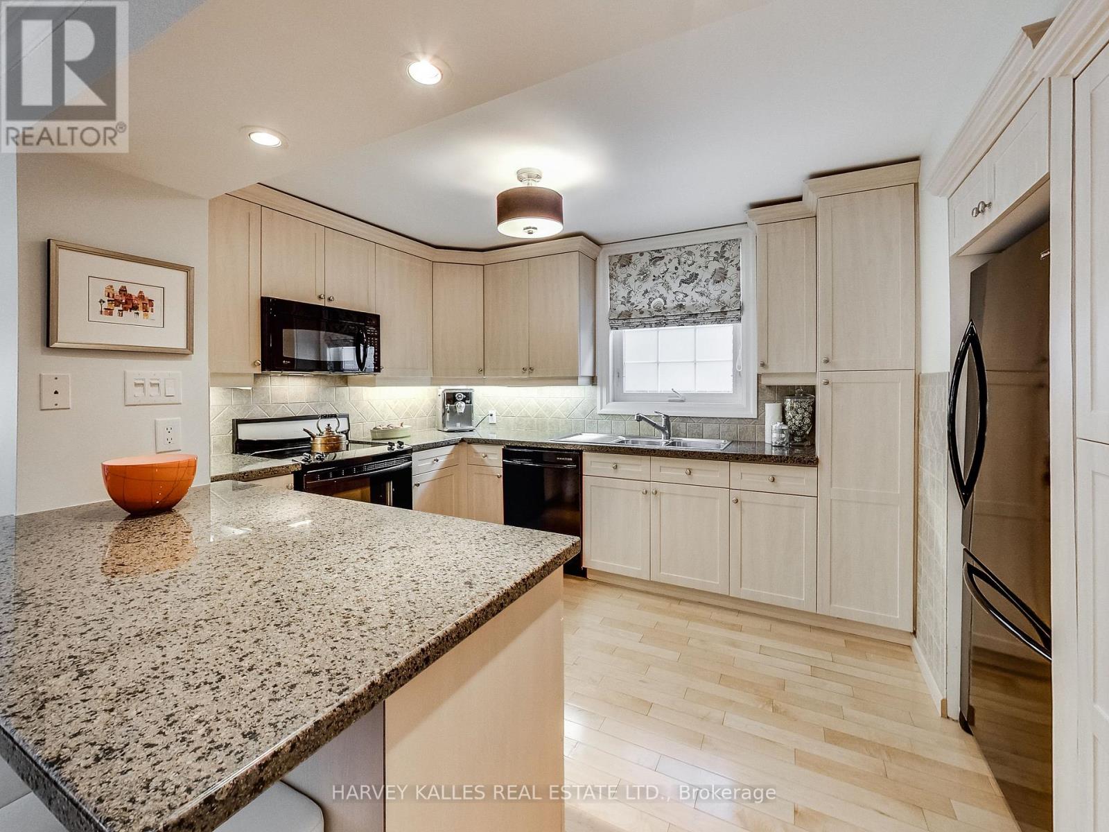 Main - 9 Highbourne Road, Toronto, Ontario M5P 2J1 - Photo 16 - C13547550