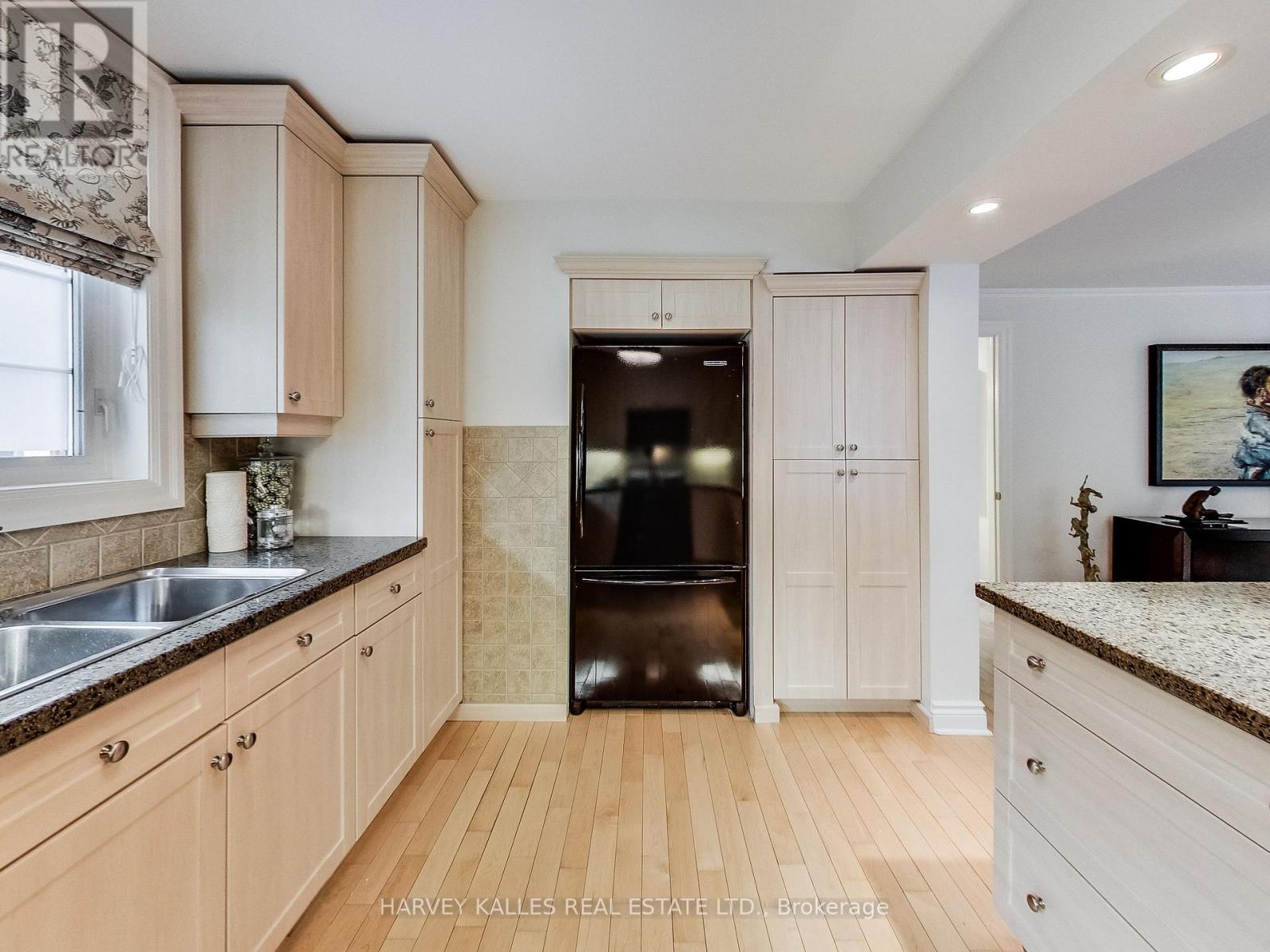 Main - 9 Highbourne Road, Toronto, Ontario M5P 2J1 - Photo 18 - C13547550