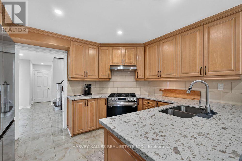 898 Stonehaven Avenue, Newmarket, Ontario L3X 1K7 - Photo 12 - N13548842